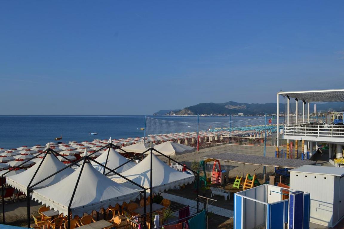 Ferienwohnung Savona Magnifico Sole Mare 150 M Wifi Climatcontrol Exterior foto