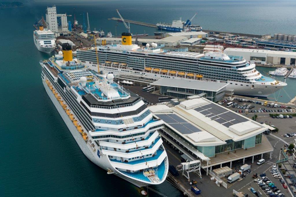 Ferienwohnung Savona Magnifico Sole Mare 150 M Wifi Climatcontrol Exterior foto